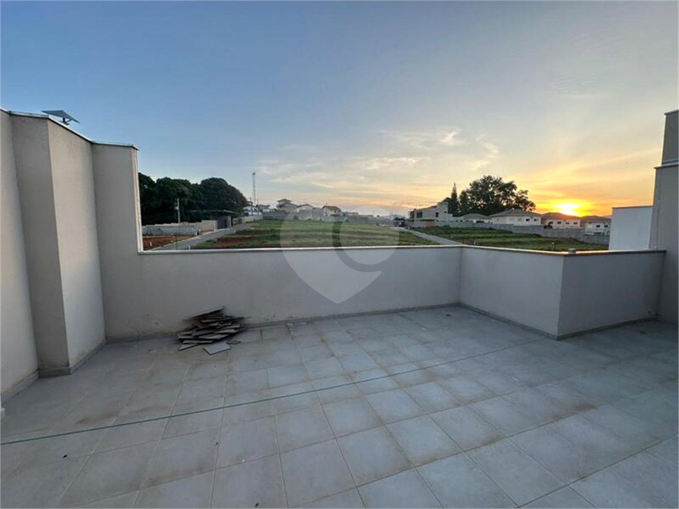 Cobertura à venda com 2 quartos, sendo 1 suíte, em Bairro do Cambará, São Roque, SP