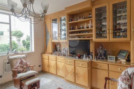 Apartamento à venda com 3 quartos, sendo 1 suíte, em Vila Monumento, São Paulo, SP