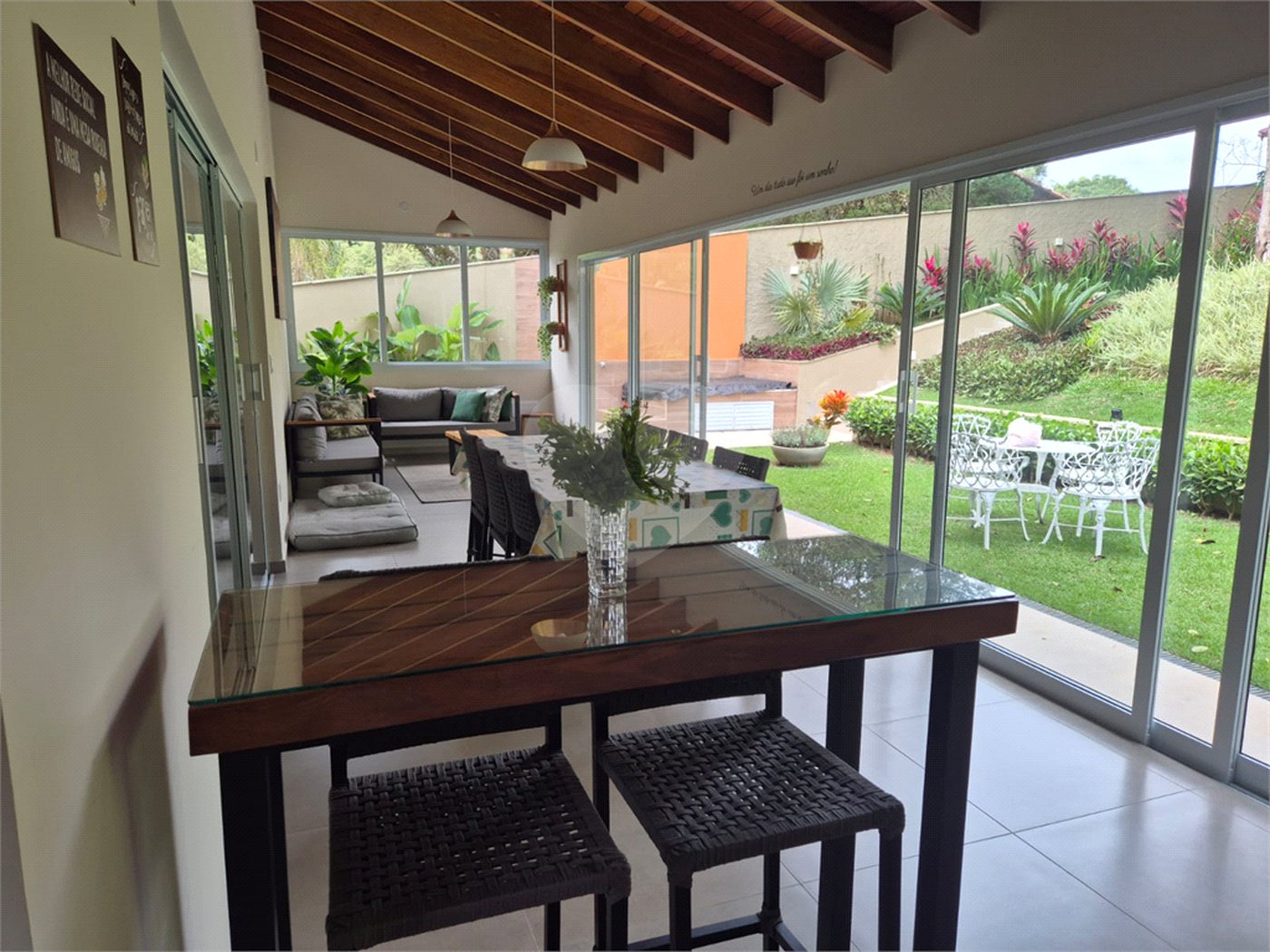 Casa à venda com 3 suítes no condomínio Alpes da Cantareira, Mairiporã - SP