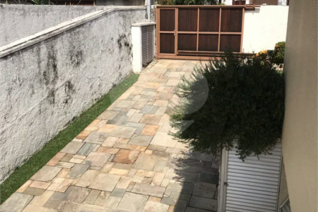 Sobrado à venda com 5 quartos, sendo 1 suíte, em Jardim São Bento, São Paulo, SP