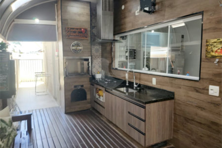 Casa à venda com 4 quartos, sendo 2 suítes, no condomínio Residencial Jardim das Palmeiras, Vinhedo - SP