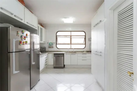 Apartamento à venda com 4 quartos, sendo 3 suítes, em Itaim Bibi, São Paulo, SP