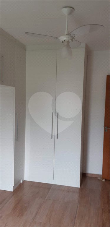 Casa à venda ou para alugar com 3 quartos, sendo 2 suítes,  no condomínio Residencial Erika, São Paulo - SP