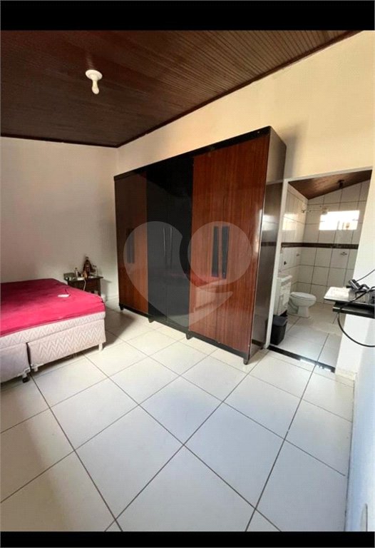Casa à venda com 5 quartos, sendo 3 suítes,  em Jardim Novo Aeroporto, Três Lagoas, MS