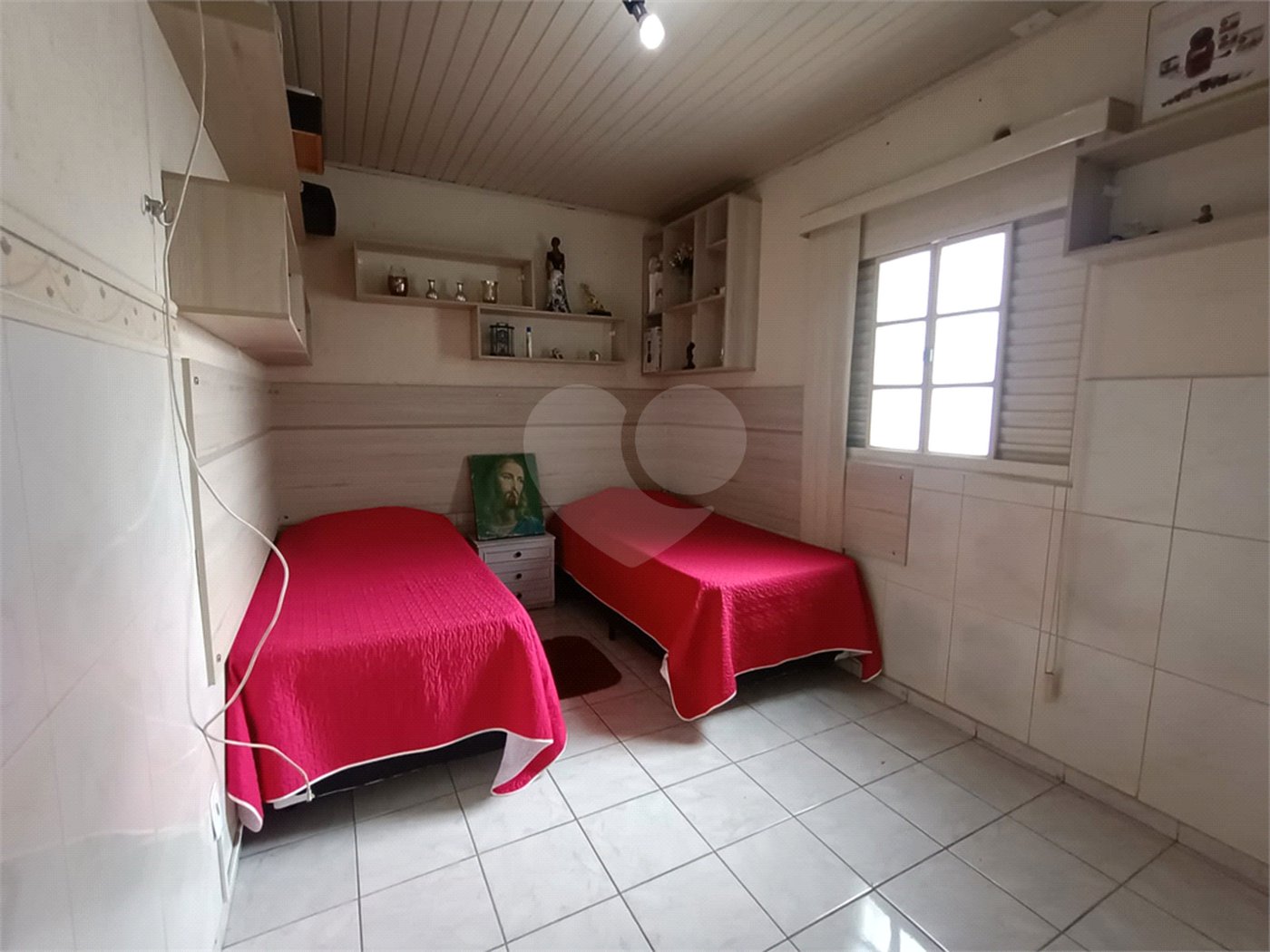 Casa à venda com 4 quartos, sendo 1 suíte,  em Jardim Armênia, Mogi das Cruzes, SP