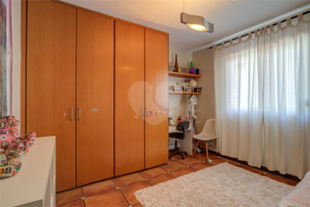 Casa de Vila à venda com 4 quartos, sendo 2 suítes,  em Jardim Marajoara, São Paulo, SP