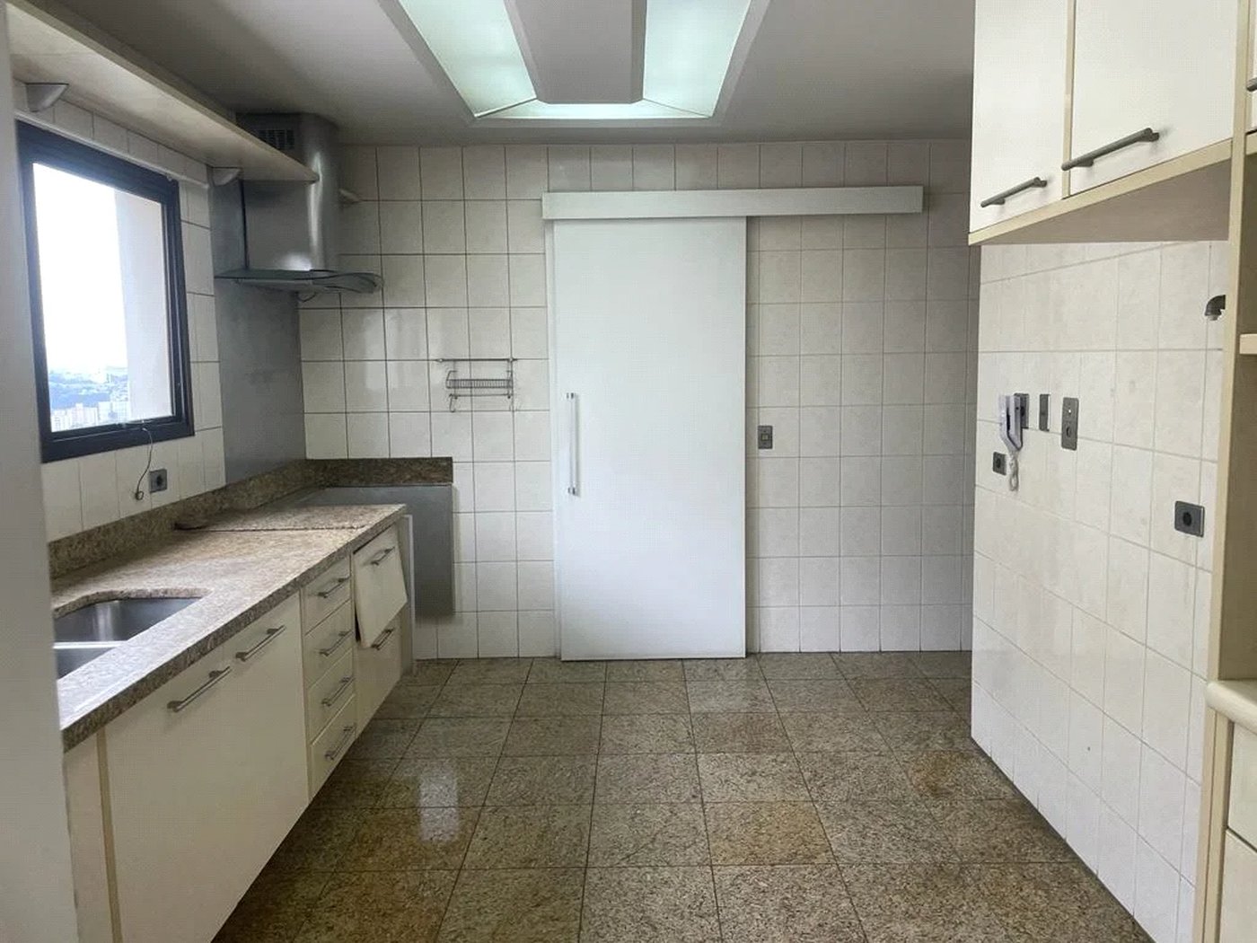 Apartamento à venda com 4 suítes em Vila Suzana, São Paulo, SP