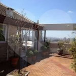 3 quartos, sendo, 2 suítes e 4 vagas de garagem