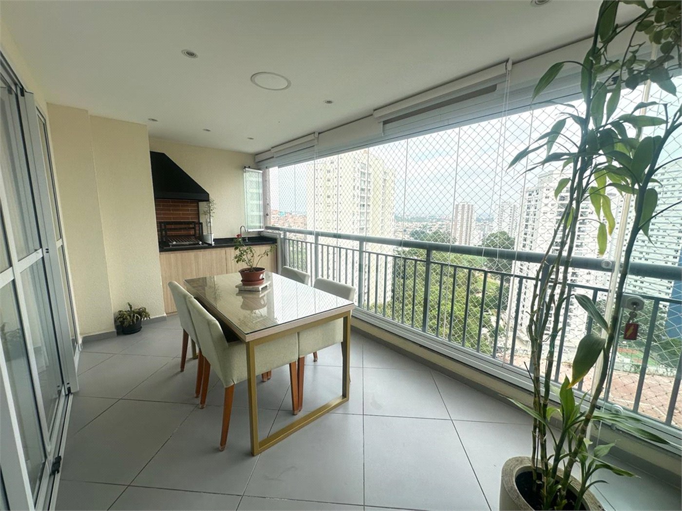 Apartamento à venda com 3 quartos, sendo 1 suíte, em Vila Andrade, São Paulo, SP