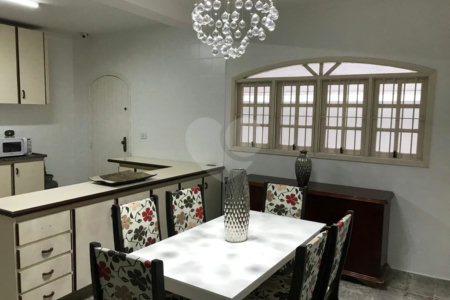 Sobrado à venda com 3 quartos, sendo 1 suíte, em Jardim Mauá, Mauá, SP