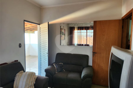 Sobrado à venda com 3 quartos, sendo 1 suíte, em Jardim Floridiana (vila Xavier), Araraquara, SP