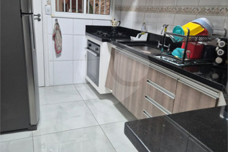 Casa à venda com 3 quartos, sendo 1 suíte, no condomínio Mariana, São Paulo - SP