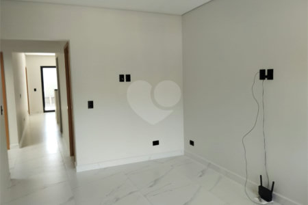 Casa à venda com 3 quartos, sendo 2 suítes, em Cachoeirinha, Bom Jesus dos Perdões, SP