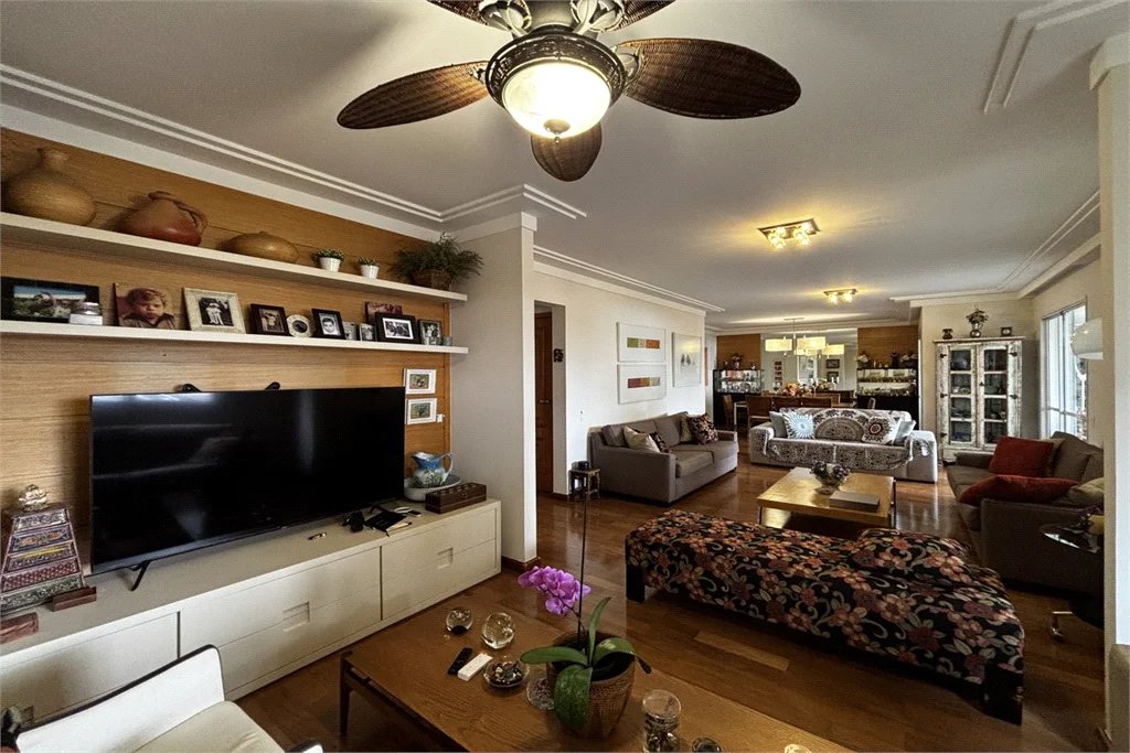 Apartamento para alugar com 3 suítes em Vila Romana, São Paulo, SP