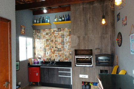 Casa à venda com 3 quartos, sendo 1 suíte,  no condomínio Residencial Shekinah, São Paulo - SP