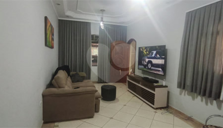 Casa à venda com 4 quartos, sendo 3 suítes,  em Jardim Vila Galvão, Guarulhos, SP