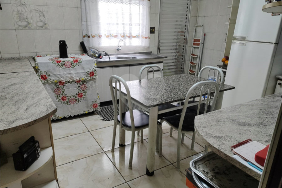 Sobrado à venda com 4 quartos, sendo 1 suíte,  em Saúde, São Paulo, SP