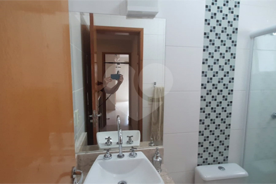 Casa à venda com 3 quartos, sendo 2 suítes, no condomínio Mário Araújo, São Paulo - SP