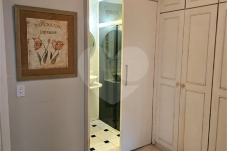 Apartamento à venda com 3 quartos, sendo 1 suíte, em Vila Olímpia, São Paulo, SP