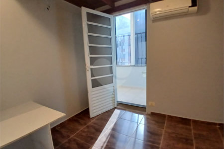 Cobertura à venda com 4 quartos, sendo 3 suítes,  em Cidade São Francisco, São Paulo, SP