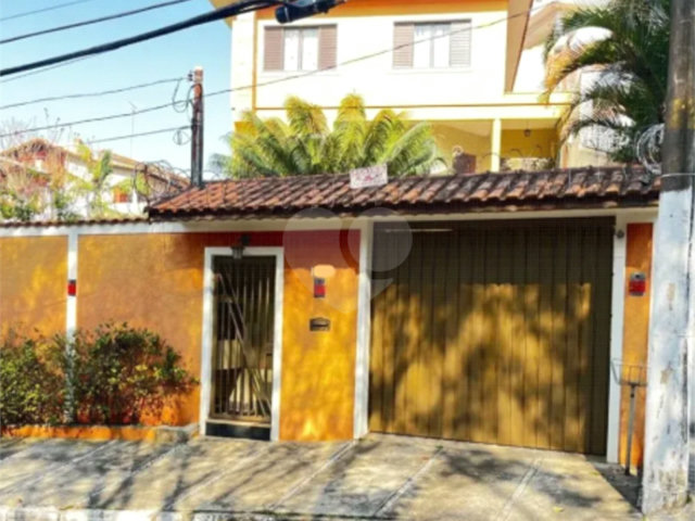 Sobrado à venda com 5 quartos, sendo 1 suíte,  em Tremembé, São Paulo, SP
