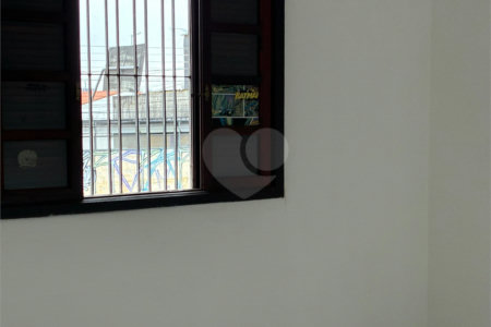 Casa à venda com 3 quartos, sendo 1 suíte,  em Vila Figueira, Suzano, SP