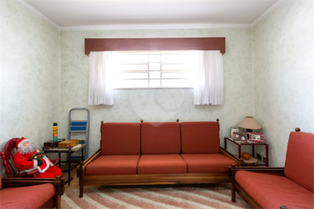 Sobrado à venda com 4 quartos, sendo 2 suítes, em Brooklin Velho, São Paulo, SP