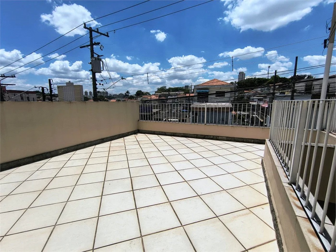Sobrado à venda com 3 quartos, sendo 1 suíte,  em Vila Polopoli, São Paulo, SP