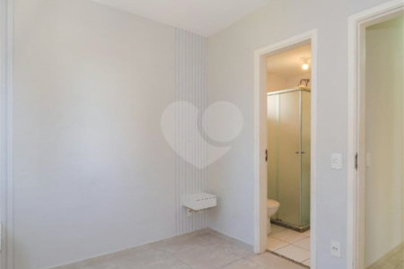 Apartamento à venda com 3 quartos, sendo 1 suíte, em Parque Reboucas, São Paulo, SP