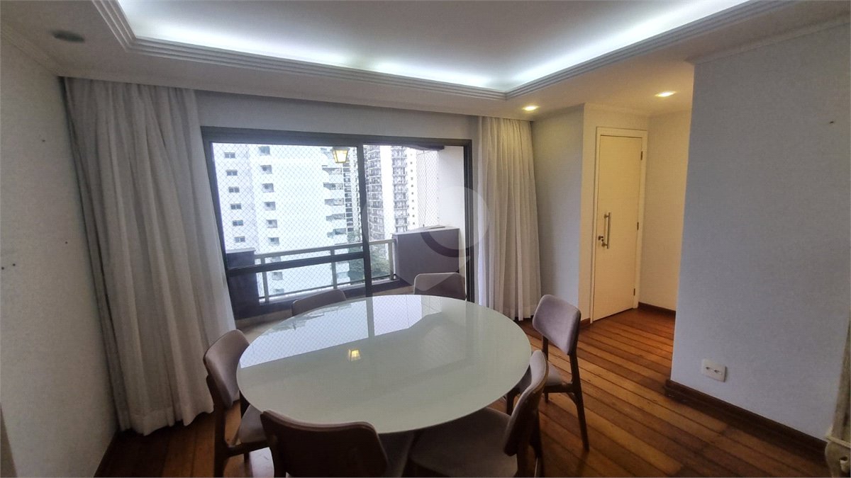 Apartamento à venda com 3 quartos, sendo 1 suíte,  em Indianópolis, São Paulo, SP