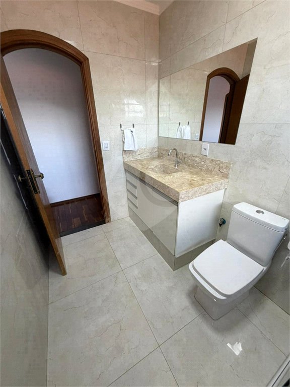 Sobrado à venda com 4 quartos, sendo 1 suíte,  em Jardim Santa Rosa, Araraquara, SP