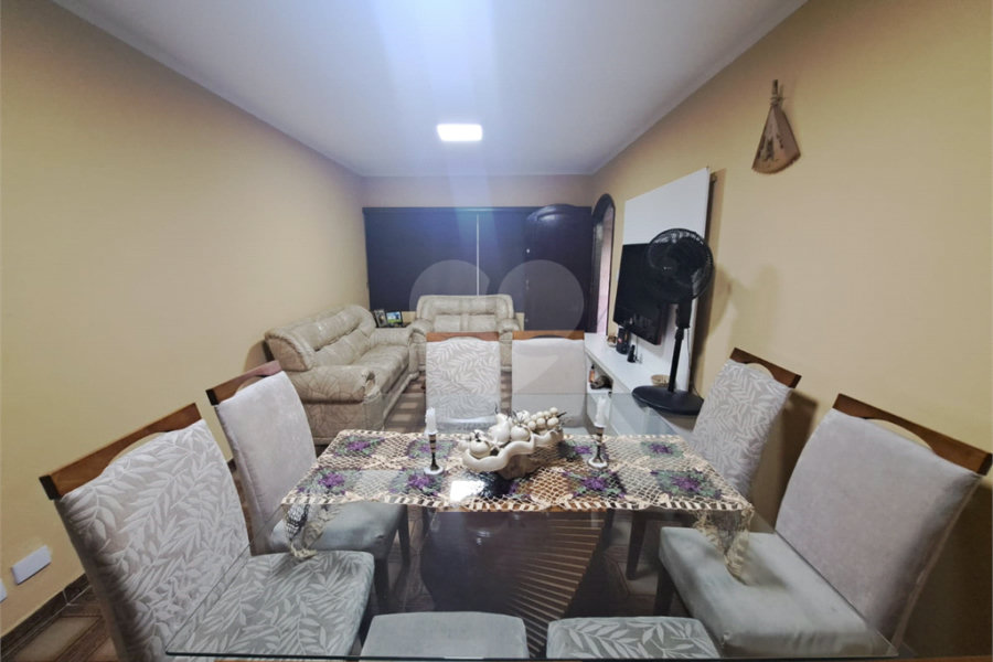 Sobrado à venda com 3 quartos em Vila Sabrina, São Paulo, SP