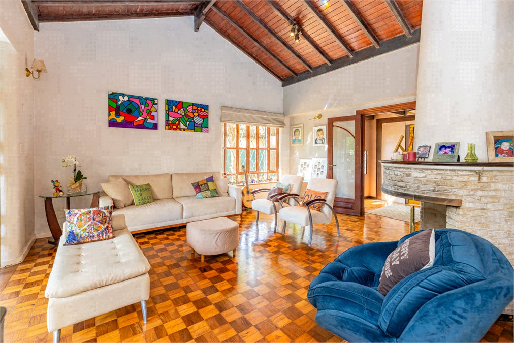 Casa à venda com 3 quartos, sendo 2 suítes,  em Alto da Boa Vista, São Paulo, SP