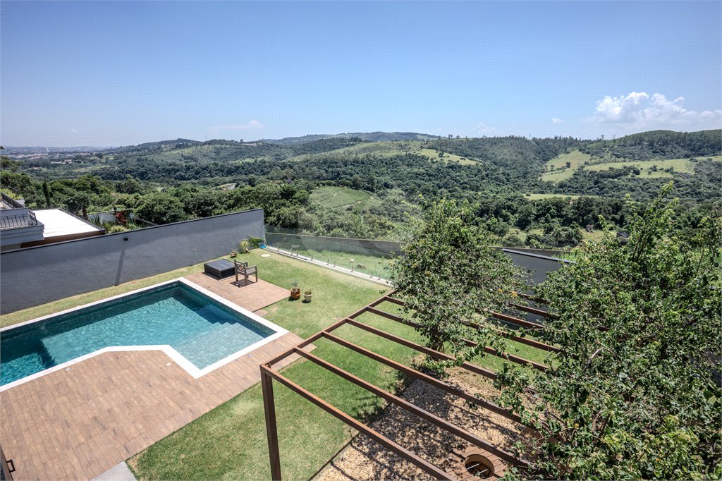 Casa à venda ou para alugar com 4 suítes no condomínio Campo de Toscana, Vinhedo - SP