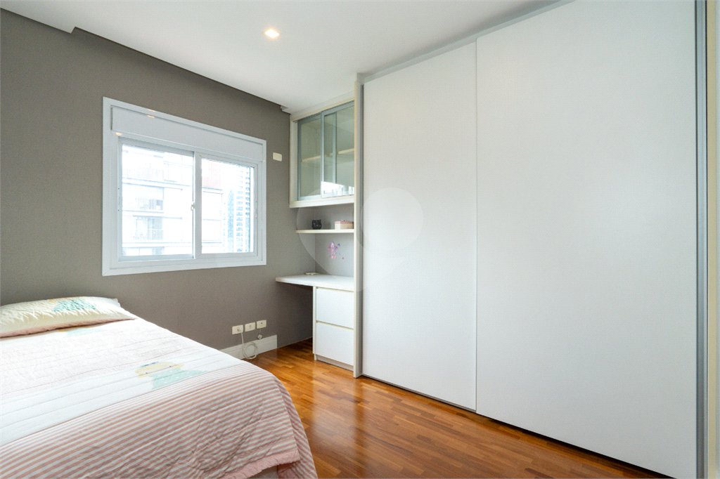 Apartamento à venda com 3 suítes em Vila Nova Conceição, São Paulo, SP
