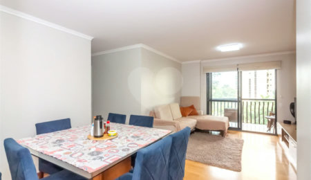 Apartamento à venda com 3 quartos, sendo 1 suíte,  em Santo Amaro, São Paulo, SP