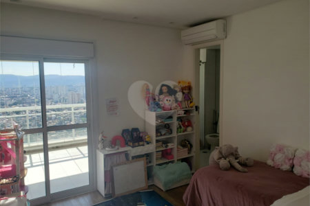 Apartamento à venda com 5 suítes em Santa Teresinha, São Paulo, SP