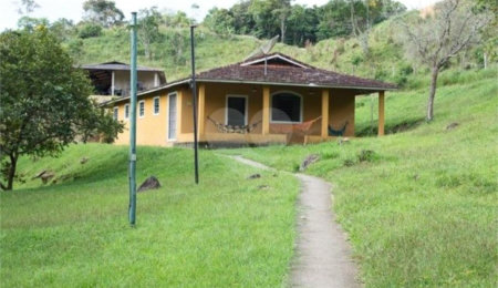 Sítio à venda com 10 quartos, sendo 4 suítes, no Centro, Natividade da Serra, SP
