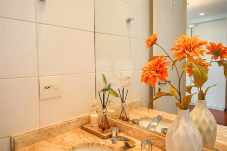 Apartamento à venda com 3 suítes em Real Parque, São Paulo, SP