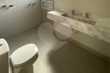 Casa à venda com 3 suítes no condomínio Parque das Camélias, Jundiaí - SP