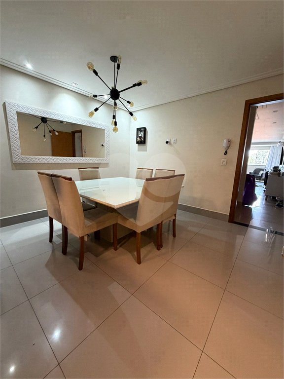 Casa à venda com 3 suítes em Vila Comercial, São Paulo, SP