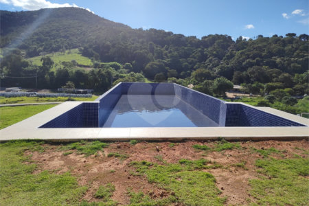 Terreno à venda no condomínio Portal Lamis, Bom Jesus dos Perdões - SP