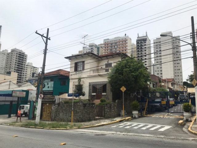 Sobrado à venda com 5 quartos, sendo 1 suíte,  em Santana, São Paulo, SP