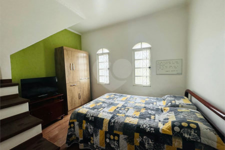 Casa à venda com 4 quartos, sendo 1 suíte,  em Vila Galvão, Guarulhos, SP