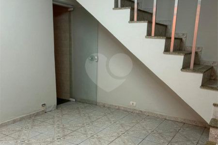 Sobrado para alugar com 2 quartos em Vila Anastácio, São Paulo, SP