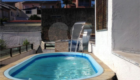 Casa à venda com 3 quartos, sendo 1 suíte,  em Vila Suissa, Mogi das Cruzes, SP