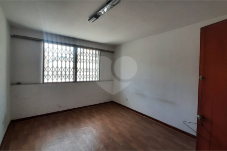 Sobrado à venda com 4 quartos, sendo 2 suítes, em Brooklin Paulista, São Paulo, SP