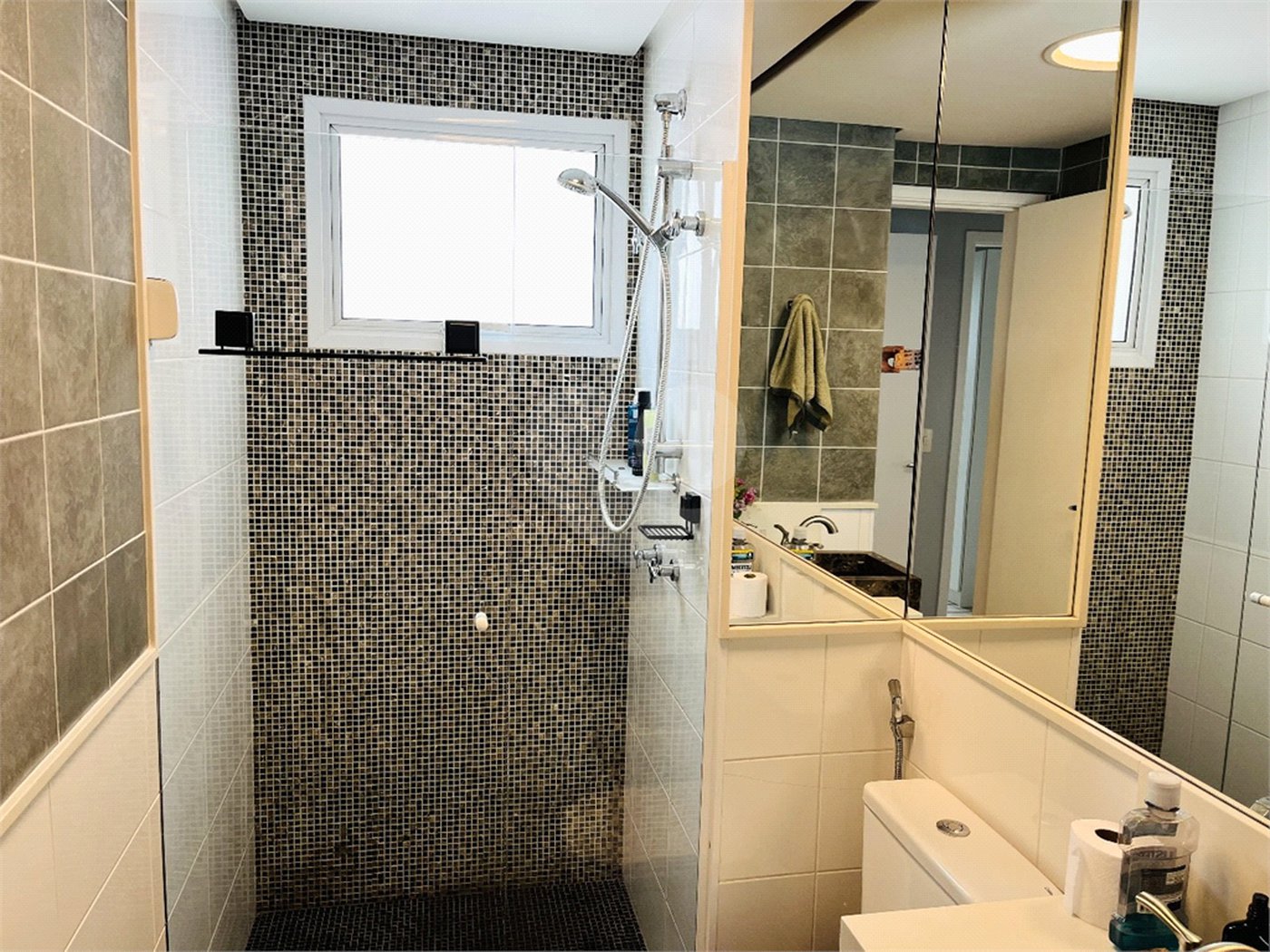 Apartamento à venda com 3 quartos, sendo 1 suíte,  em Vila Olímpia, São Paulo, SP