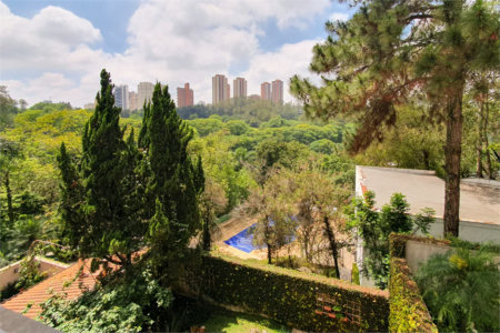 Casa à venda com 4 quartos, sendo 3 suítes,  no condomínio Vila das Flores, São Paulo - SP