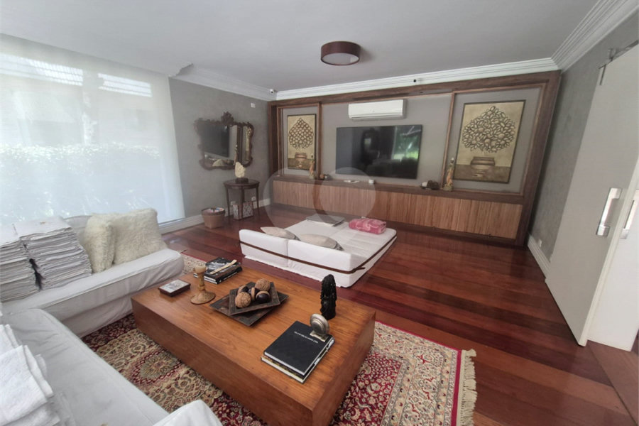 Casa à venda com 5 suítes no condomínio Associação Reserva das Hortênsias, Mairiporã - SP